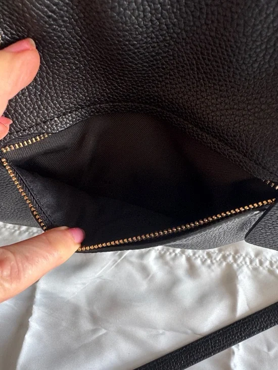 Coach purse with dust bag - Picture 4 of 15